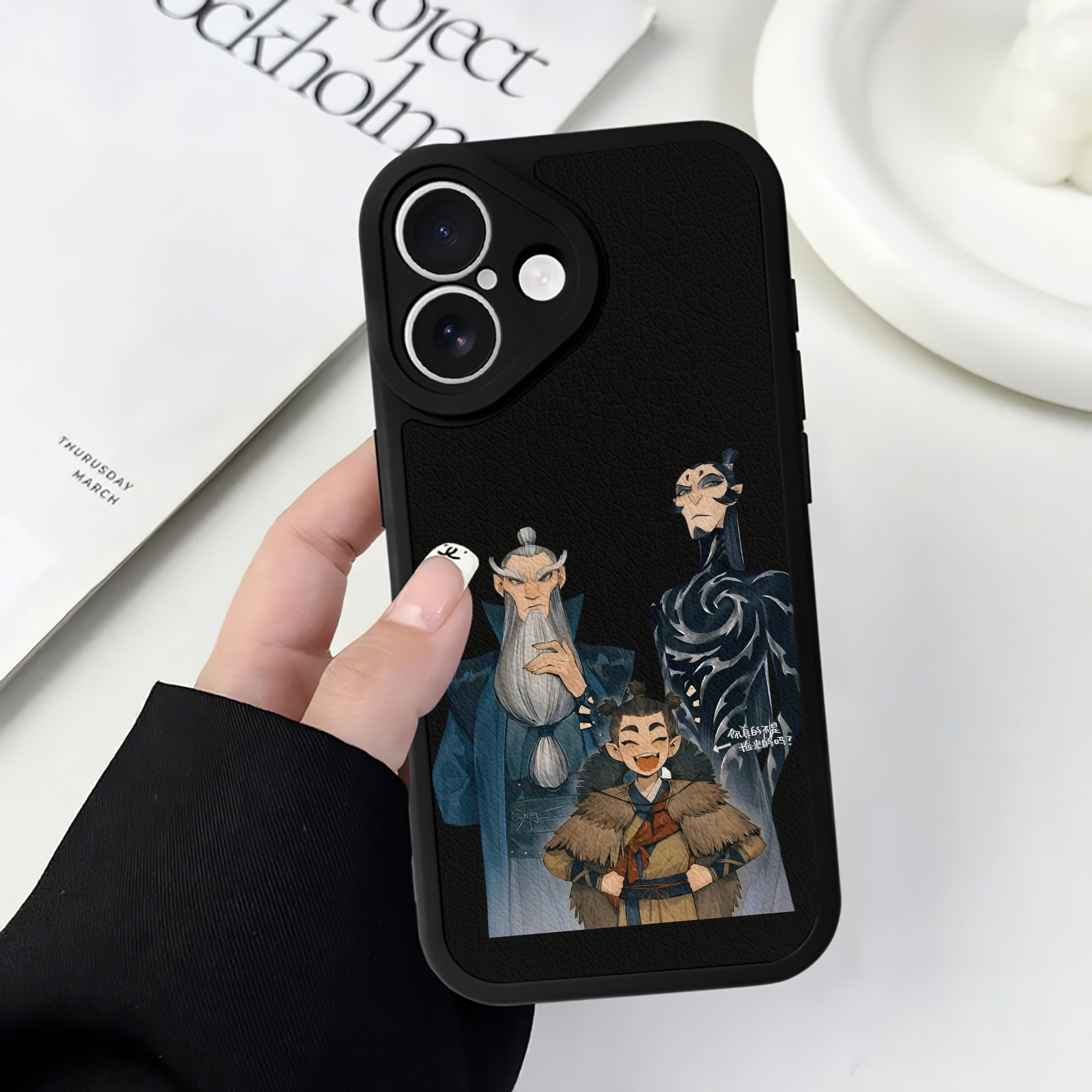 （画像用） Ne Zha 2 ナタ 魔童の大暴れ 【iPhone 16シリーズ対応】シリコンスマホケース（レザー調） 材質：シリコン